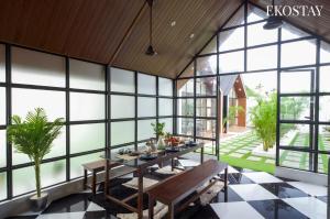 EKOSTAY - Oakwood Chalet