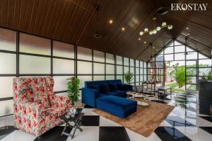 EKOSTAY - Oakwood Chalet