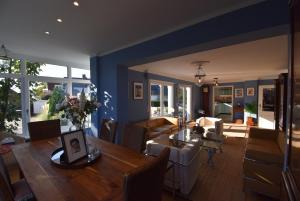 Sonnige 4 Zimmer Gartenwohnung nähe See für bis zu 6 Personen