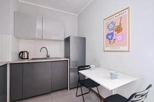 Golden ApartmentsOp25