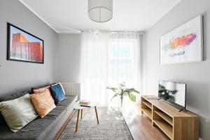 Golden ApartmentsOp25
