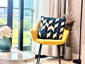 New luxury Saigon River Condo