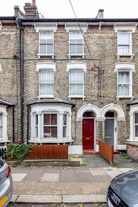 Cozy & Stylish 2BR in Battersea