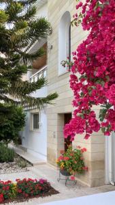 AltaVita - Serviced upper house with heraldic features