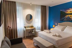 Deluxe Room (2 Adults + 1 Child)