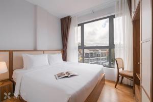 Suite Junior Nhìn Ra Cảnh Núi Non (Junior Suite with Mountain View)