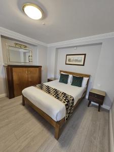 One-Bedroom Apartment room in Aspen Serviced Apartments