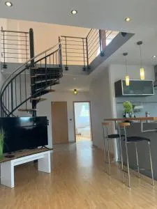 Schicke helle Galeriewohnung - Wörth am Main