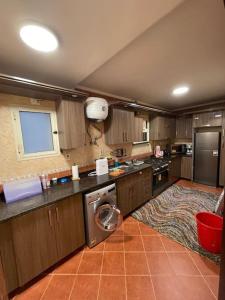 3BR Apt in Rehab City, Group 13