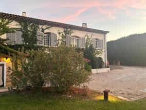 Villas Grande Villa Provencale avec Piscine Privee a Gemenos : photos des chambres