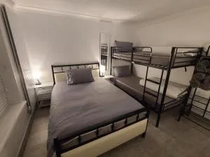 RoomZ-GATWICK-LONDON-Airport Parking-Travel Service - Ifield