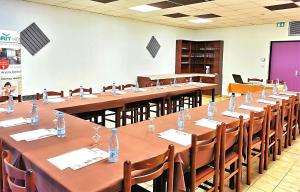 Hotels Brit Hotel Confort Pau Lons : photos des chambres