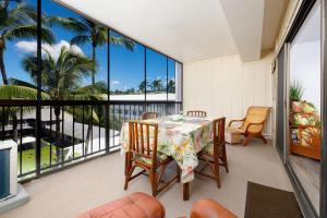 Kona Plaza#411 Top Floor In Town, AC, & Elevators