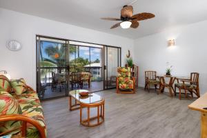 Kona Plaza#411 Top Floor In Town, AC, & Elevators