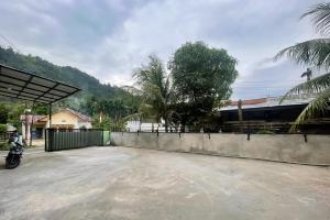 RedDoorz near Kantor Bupati Tapanuli Tengah Aek Tolang