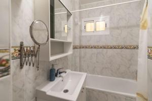 Ideal parejas y nómadas - Teletrabajo, vistas al mar, WiFi alta velocidad, AC y cerca de la playa