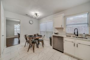 Spacious 5BR 2,5BA Holiday Home with Poo