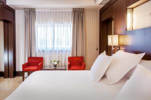 Junior Suite with Spa Bath room in Barceló Granada Congress