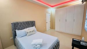 CazaTara - Modern Villa with Pool in Alaminos