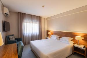 Double or Twin Room with City View room in Hotel Navarras