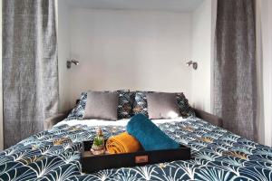 Le Bouda avec un balcon vue sur la République