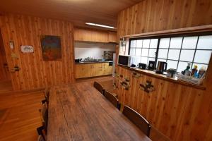 コテージ鹿留スマプロハウス ペットと泊まれる一棟貸し 富士急まで20分 2階建て3LDK最大8名 Wi-Fi完備