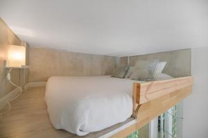 Vista Blanca Room 5