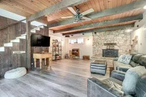 Mtn-View Gem Deck, Grill and Fire Pit in West Point - West Point