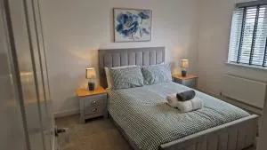 4-Bed Charming Pet-Friendly House w Garden - Helpston