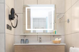 R2 Maryvent Beach Apartments