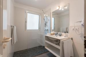 One-Bedroom Apartment room in R2 Maryvent Beach Apartments