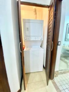 Nax3 Luxury Condo in Upscale Langosta Community