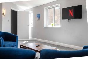 Stylish & Cosy 2BR Ensuite Condo with Free Parking