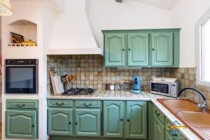 Maisons de vacances Maison Jade - Villa avec piscine - Barbecue - Calme : photos des chambres