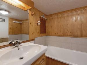 Duplex spacieux avec terrasse, garage, et WIFI à Méribel - FR-1-355-7