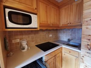 Appartement familial à Méribel, proche des pistes, balcon et casier à skis - FR-1-355-37