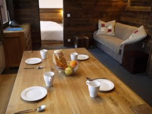 Appartement 2 chambres avec mezzanine, piste skis aux pieds - FR-1-355-77