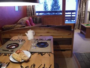 Bel appart T2 avec balcon proche pistes et commerces à Méribel - FR-1-355-70