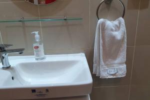 Red Residence Makati-Cozy Condo Unit with Balcony