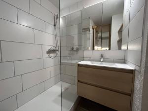 Appartement à Méribel avec balcon, accès direct pistes et cuisine équipée - FR-1-355-248