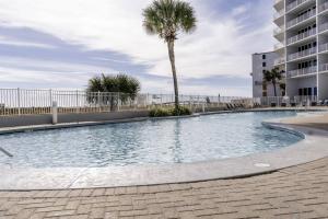 2 Bedroom Lighthouse Condo on the Beach with 2 Outdoor Pools and Heated Indoor Pool