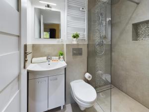 Studios with Parking and Garden near Warsaw Chopin Airport by Noclegi Renters