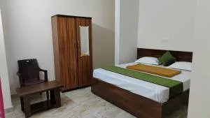 Megha Lodging - Chik Bānavar