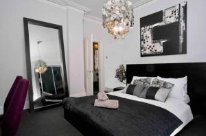 Designer Delight By Covent Garden Station