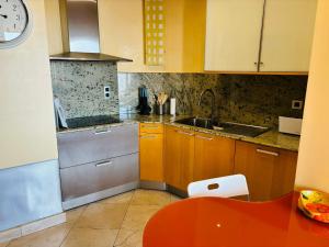 Ático dúplex, con piscina privada, jacuzzi y gimnasio