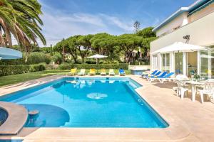 Large private pool viilla, close to amenites, free air conditioning and wifi