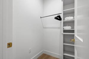 Warm Modern New Construction Townhome in Tampa Heights