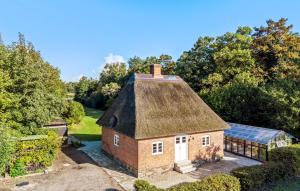 2 Bedroom Cozy Home In Øster Ulslev