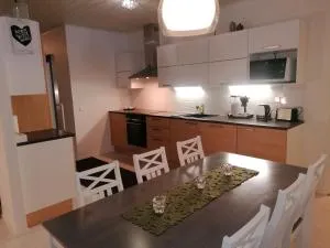 Majoituspalvelu Nurmi Apartment Oksapolku 2 B Deluxe Huoneisto 103m2 - Pyhäjoki