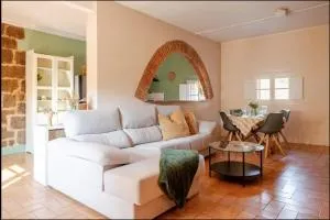 Cal Robusto, Apartament in Masía with horses - Garrigás